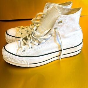 Converse all stars platform Gently worn size 9 in women’s